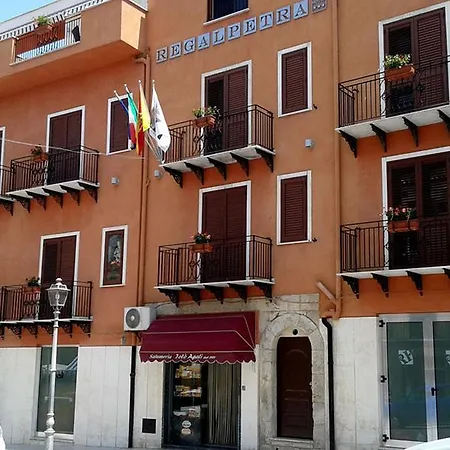 Hotel Regalpetra 3*
